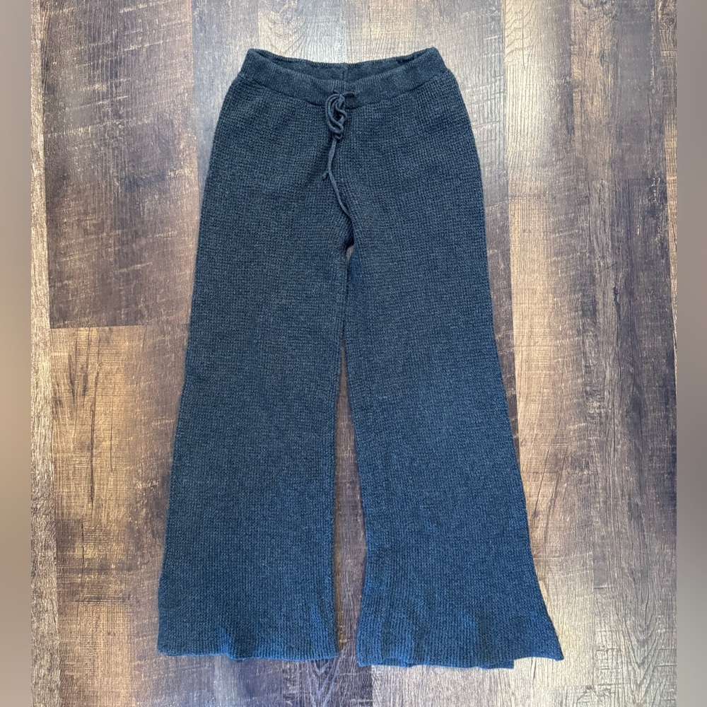 Aerie women’s Charcoal waffle knit wide leg Pants